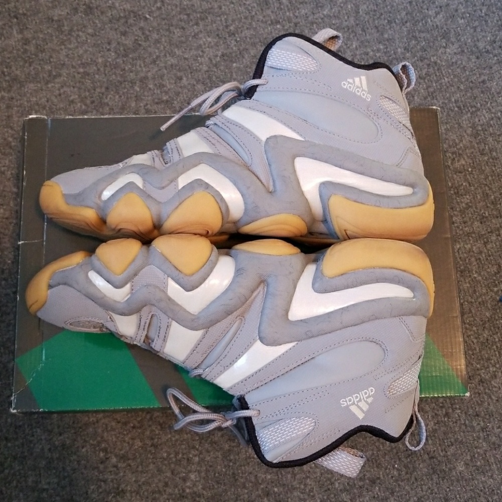 Crazy 8 Basketball Shoe